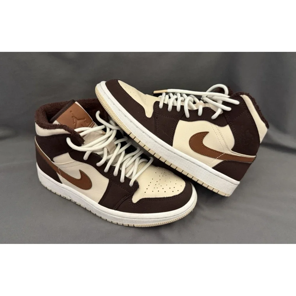 Jordan Air Jordan 1 Mid SE Womens Size 6 Cream Dark Chocolate Oatmeal Leather